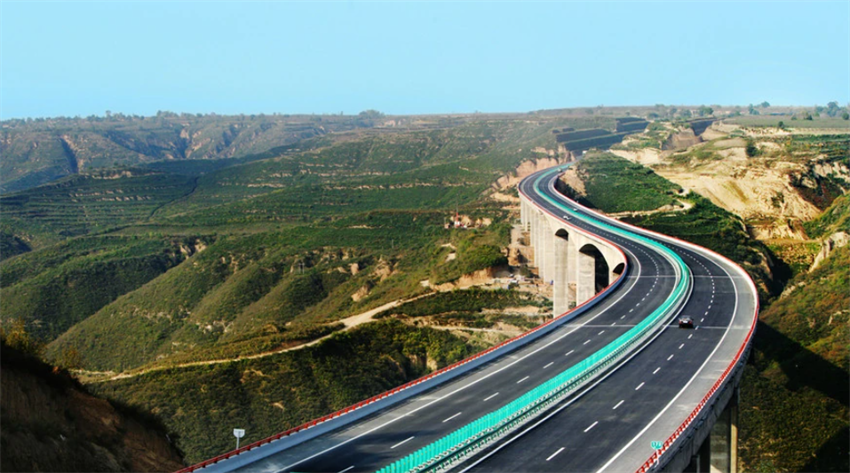 延安.延黄高速公路 - 副本.png